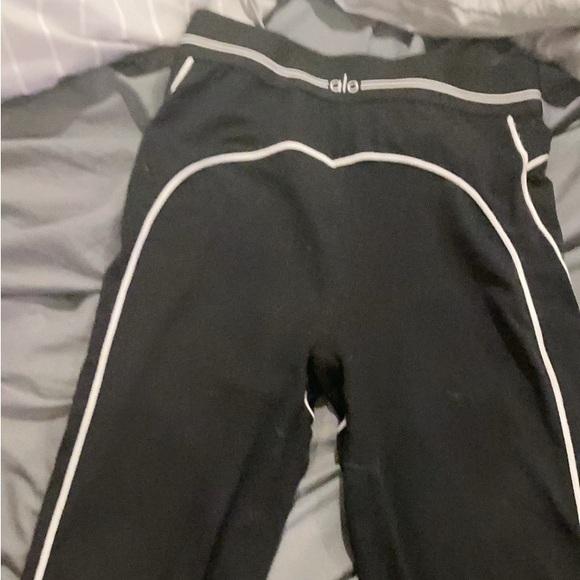 ALO Yoga Black Tank Top with White Accents - Picture 2 of 2